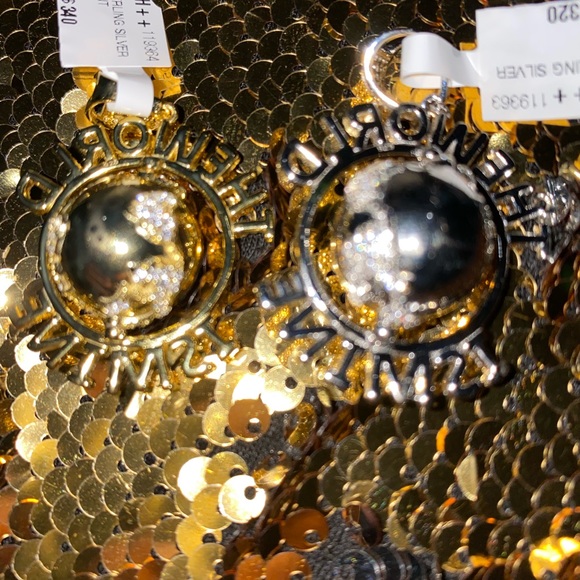 Spinning pendant, the world is mine pendant for men, the glove actually spins! - Picture 4 of 7